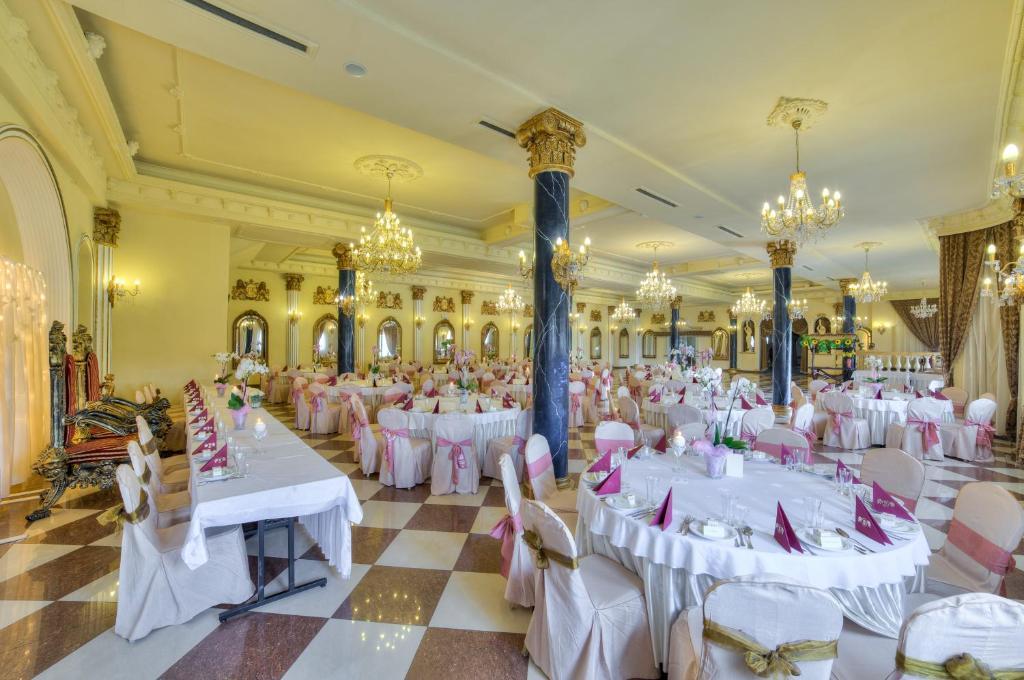 يانوف لوبلسكي Hotel Krolewski المظهر الخارجي الصورة