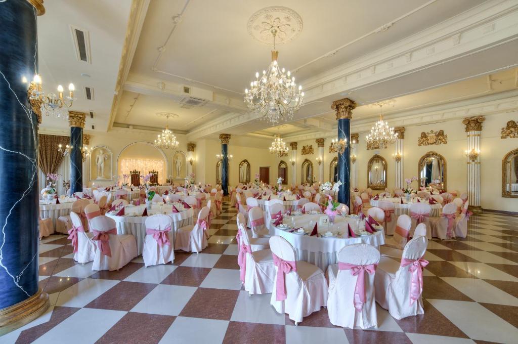 يانوف لوبلسكي Hotel Krolewski المظهر الخارجي الصورة