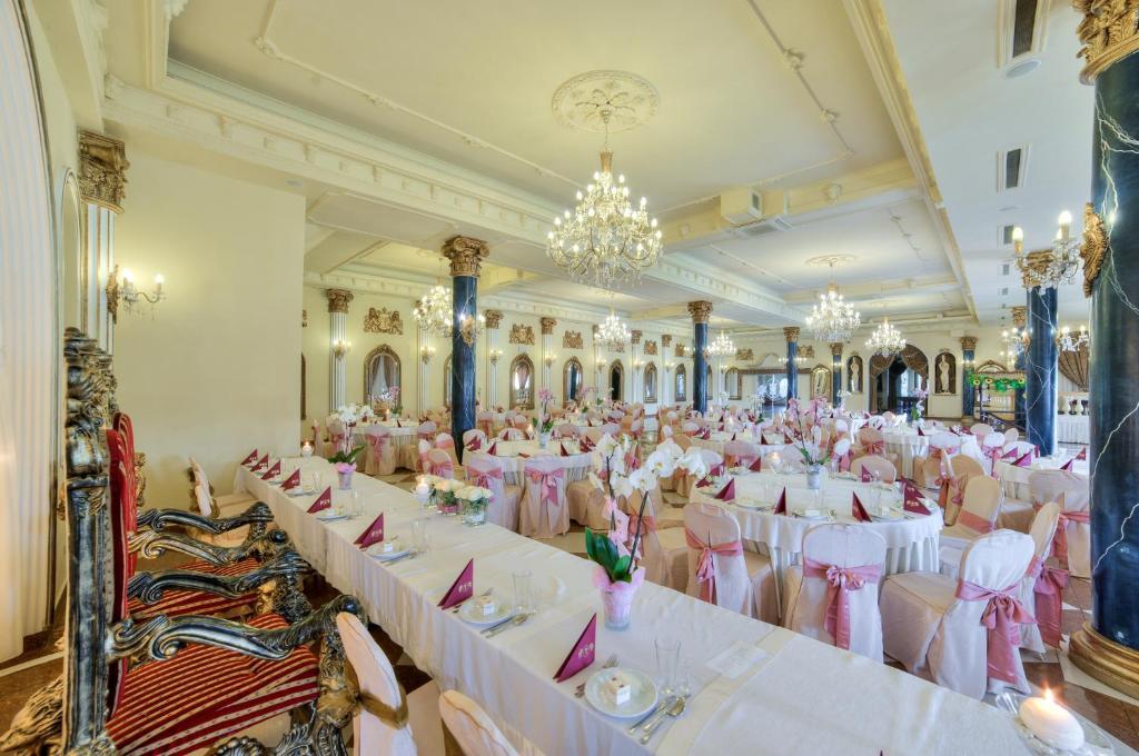يانوف لوبلسكي Hotel Krolewski المظهر الخارجي الصورة