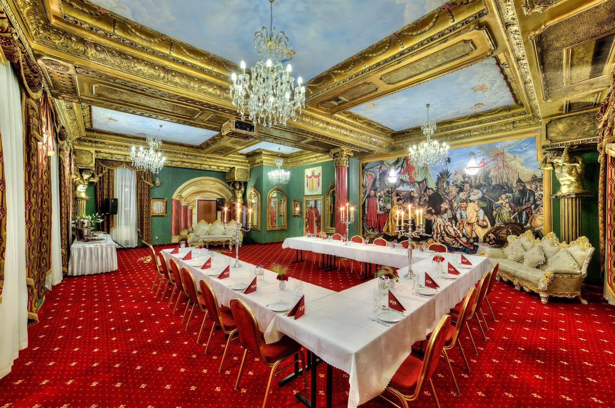 يانوف لوبلسكي Hotel Krolewski المظهر الخارجي الصورة