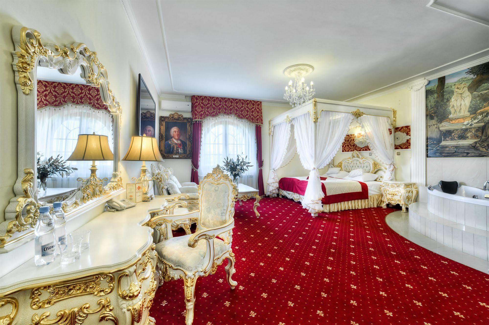 يانوف لوبلسكي Hotel Krolewski المظهر الخارجي الصورة