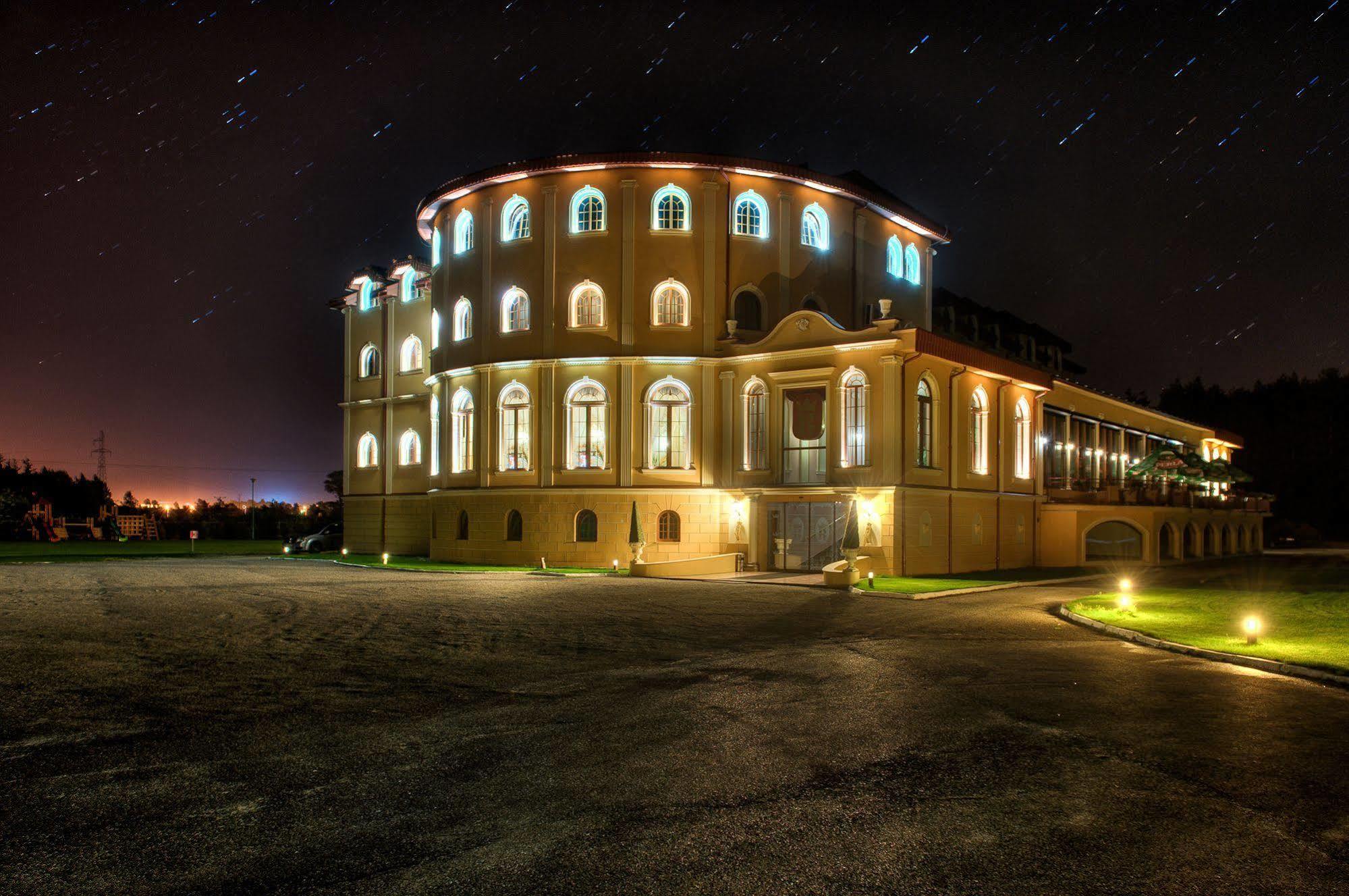 يانوف لوبلسكي Hotel Krolewski المظهر الخارجي الصورة