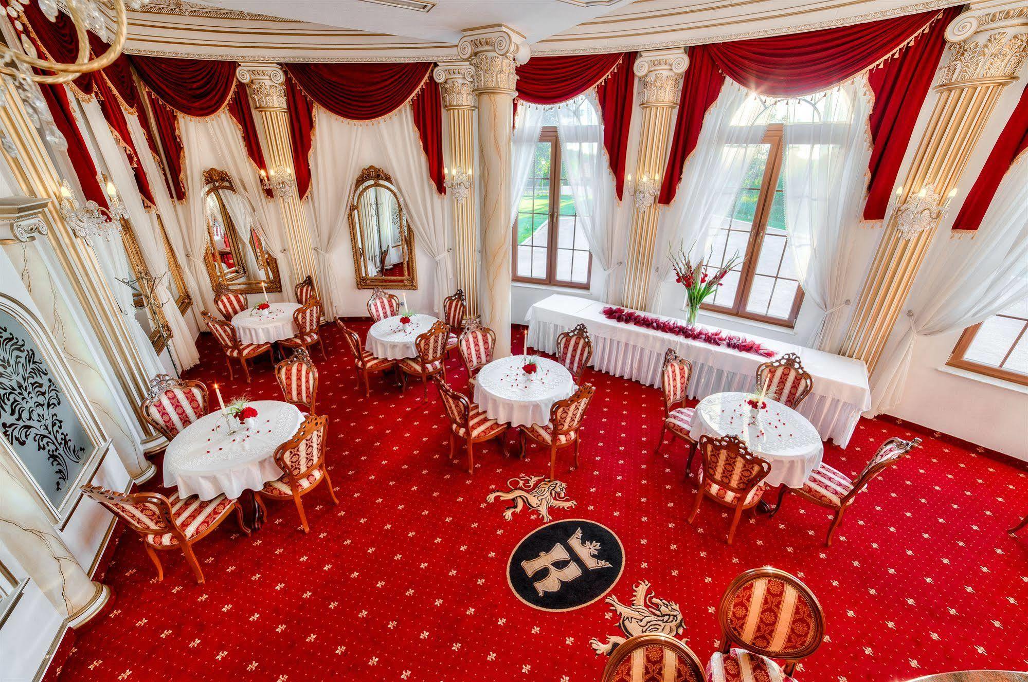 يانوف لوبلسكي Hotel Krolewski المظهر الخارجي الصورة